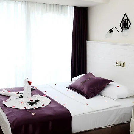 Ozcelik Kusadasi